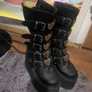 Demonia platform shoe